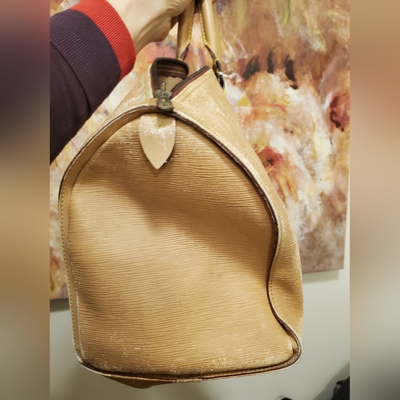 Authentic very large Louis Vuitton Epi distressed leather duffel - Picture 4 of 10